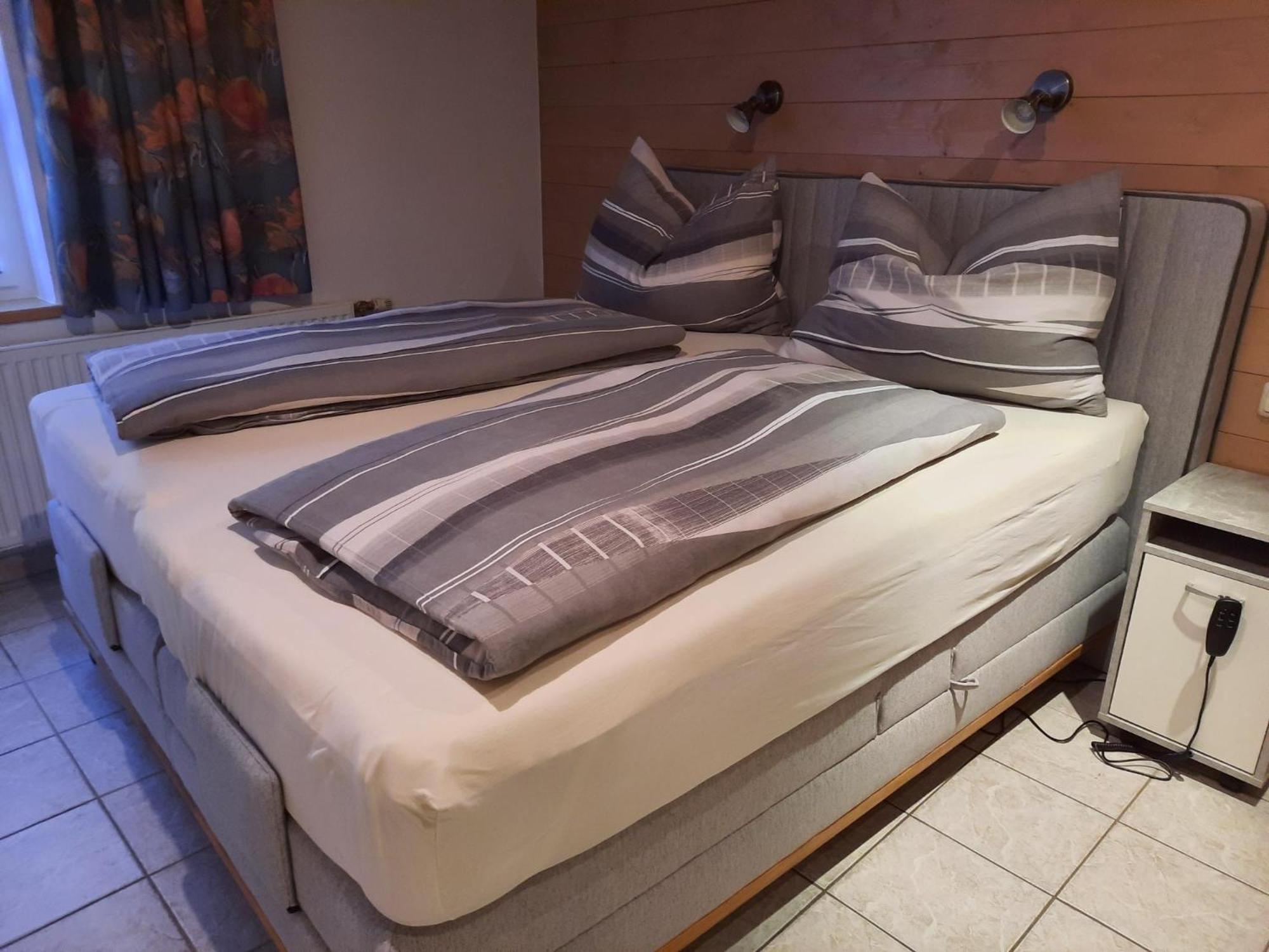 Gasthof Erzherzog Rainer - Zimmer Und Ferienwohnung Kössen Pokój zdjęcie
