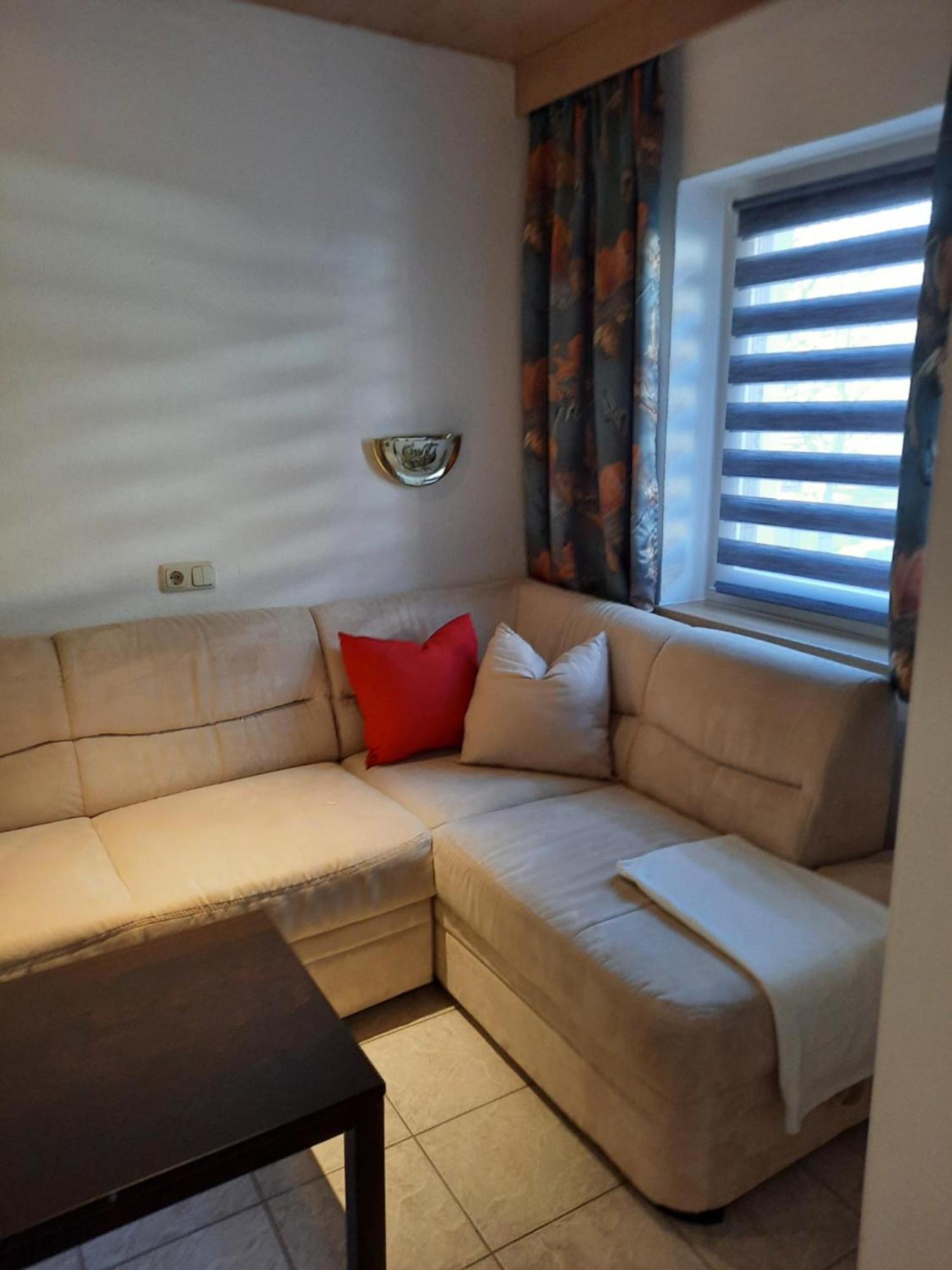 Gasthof Erzherzog Rainer - Zimmer Und Ferienwohnung Kössen Pokój zdjęcie